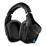 Integrated flip-up microphone on the Logitech G935 wireless gaming headset for clear 7.1 surround sound comms
